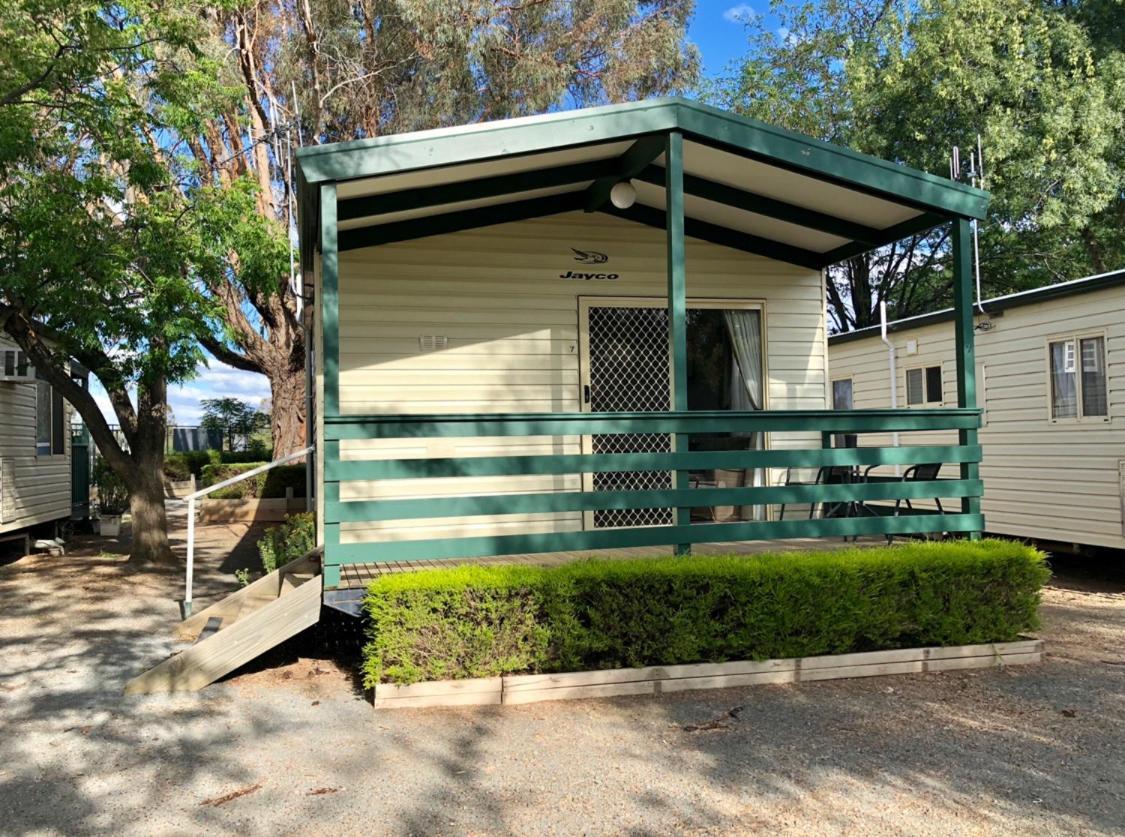 Tatura Cabin & Caravan Park Εξωτερικό φωτογραφία